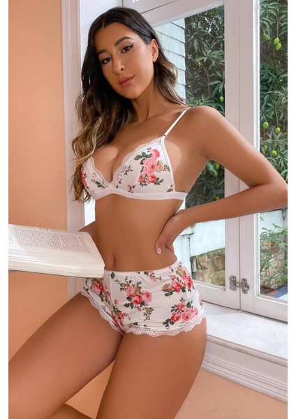 Çiçek Basklı Sütyenli Sortlu 2 Li Pijama Takımı indirimleri
