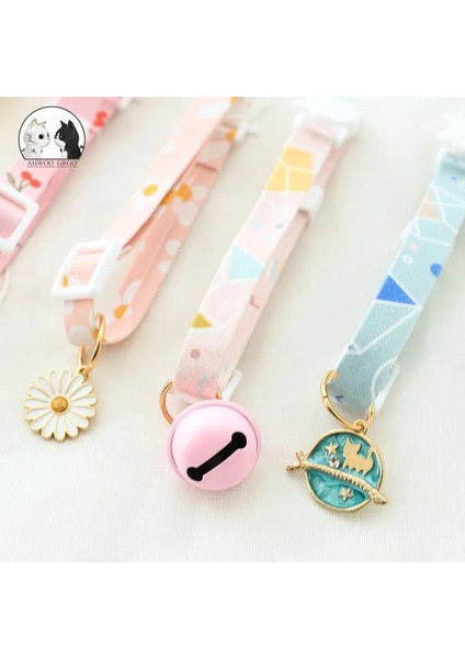 Mavi Kedi Stili 30-48CM Yeni Sevimli Papatya Pet Kedi Köpek Tasması Ayarlanabilir Yaka Evcil Hayvan Emniyet Tokası Kedi Kolye Moda Aksesuarları Pet Kolye Evcil Hayvan Malzemeleri (Yurt Dışından) fiyatları