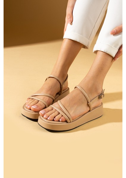 Yüksek Taban Ince Bantlı Tokalı Kadın Sandalet 64-285-24 modelleri