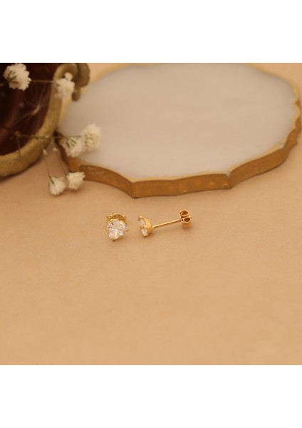 925 Ayar Gümüş Zirkon Taşlı Kalp Küpe fırsatları