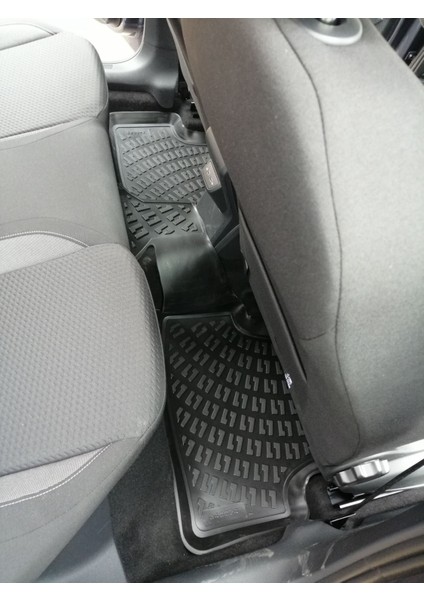 Volkswagen Polo 2017+ Paspas ve Üst Bagaj Havuzu Set Siyah modelleri