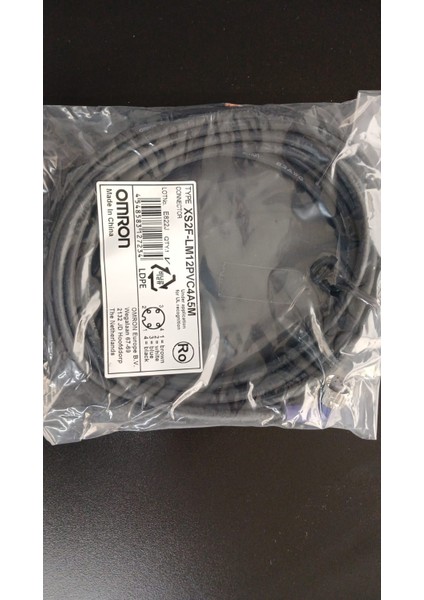 XS2F-LM12PVC4A5M Connector