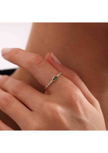 Yarım Tur Altın Baget Yüzük Emerald