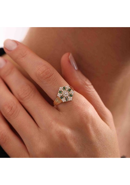 Baget Detaylı Altın Taşlı Yüzük Emerald fiyatları