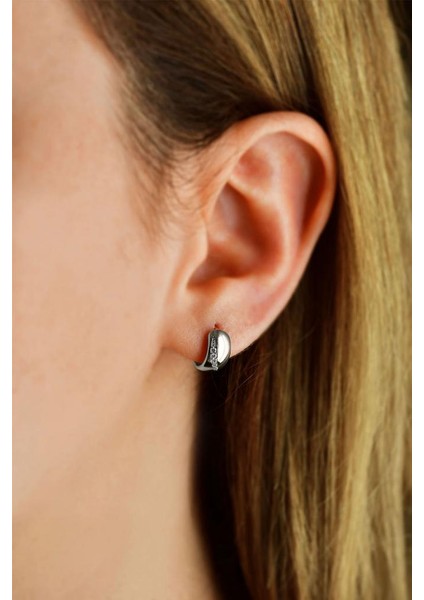 Zirkon Taşlı Rodyum Özel Tasarım Halka Gümüş Küpe