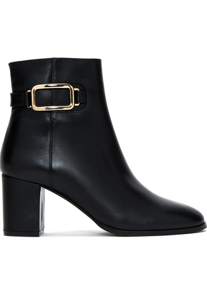 Kadın Siyah Deri Tokalı Topuklu Klasik Bot