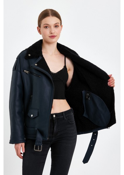 Körli Tüy Kuzu Kürkü Kadın Kaban(Regular FIT)VV509