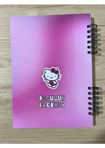 Hello Kitty A5 Boyutunda Defter 50 Sayfa 1 Sayfa Bonus Mat Sticker