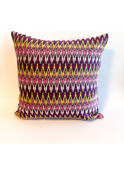 Zigzag Desenli Mor Renkli Yastık Kılıfı