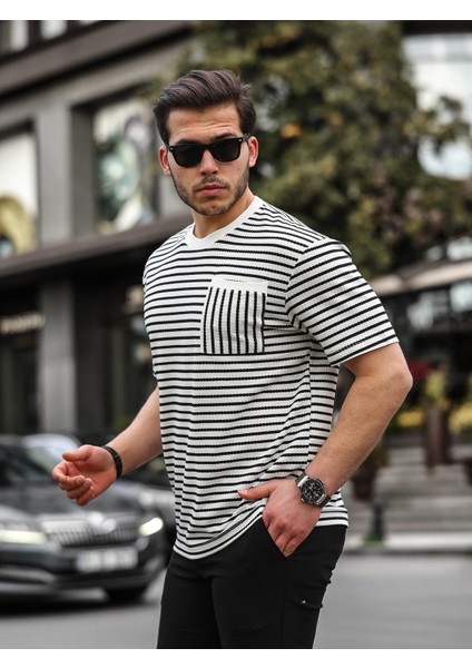 Bisiklet Yaka Tek Cepli Çizgili T-Shirt - Siyah