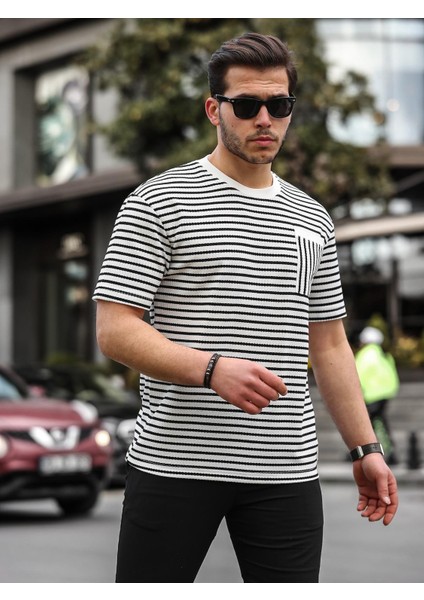 Bisiklet Yaka Tek Cepli Çizgili T-Shirt - Siyah