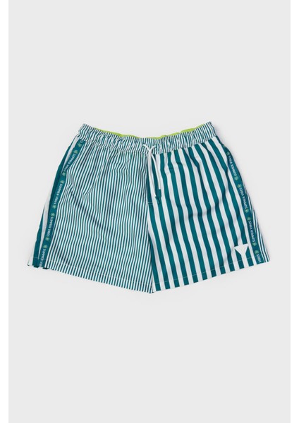 Erkek Çocuk Desenli Şort