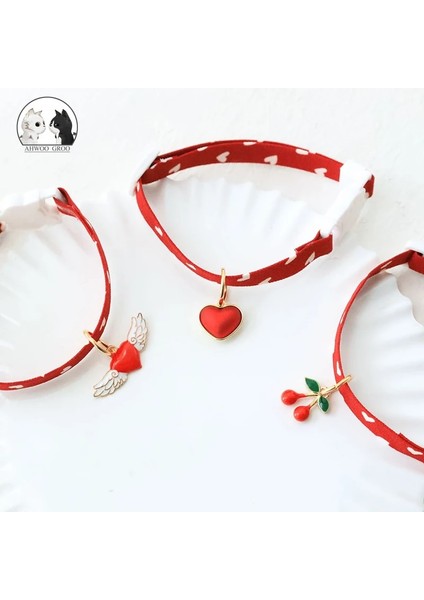 Şanslı Kedi Stili 18-30CM Pet Sevimli Emniyet Tokası Kedi Köpek Tasması Aşk Desen Kedi Aksesuarları Ayarlanabilir Yaka Karikatür Çiçek Kiraz Kolye Evcil Hayvan Malzemeleri (Yurt Dışından) fiyatları