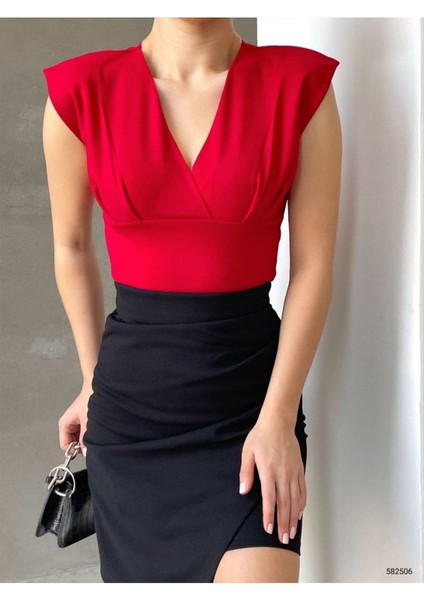 Kadın Kırmızı V Yaka Vatkalı Crep Kumaş Crop indirimleri