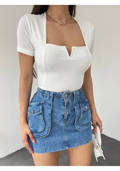 Kadın Beyaz Sandy Kumaş Kare Yaka Crop Bluz fırsatları