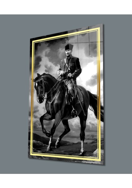 Gold Şerit Siyah Beyaz At Üzerinde Atatürk Cam Tablo, Uv Baskılı ve Temperli, Hediyelik