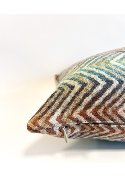 Zigzag Desenli Renkli Yün Kırlent Kılıfı modelleri