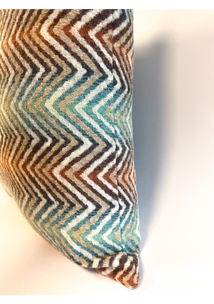 Zigzag Desenli Renkli Yün Kırlent Kılıfı indirimleri