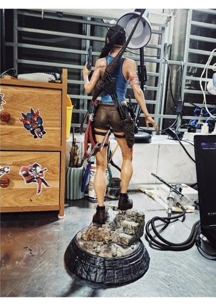 Tomb Rider Lara Croft Boyalı Figür / Büst / Biblo 25 cm fırsatları