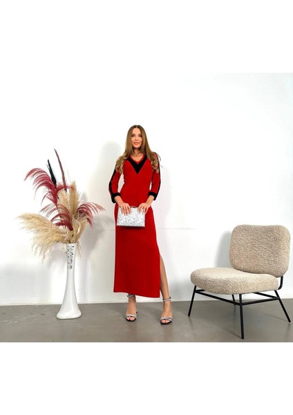 Kadın V Yaka Çift Yandan Yırtmaçlı Elbise