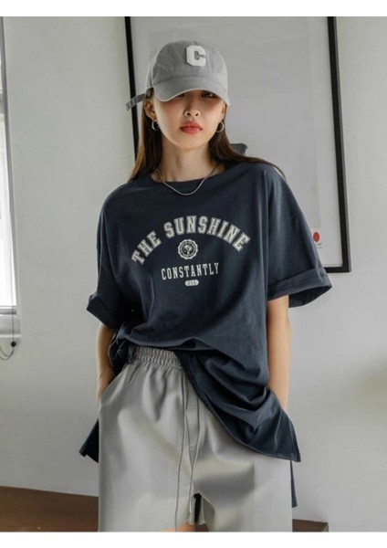 Kadın Lacivert The Sunshine Baskılı Bisiklet Yaka Oversize T-Shirt fiyatları