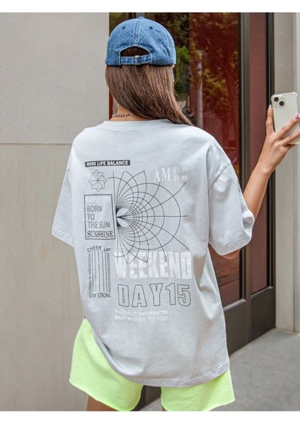 Blacksokak Kadın Açık Gri Weekend Day 15 Baskılı Oversize Bisiklet Yaka Tshirt