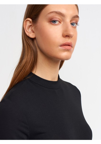 30481 Yüksek Yakalı Tshirt-Siyah fırsatları