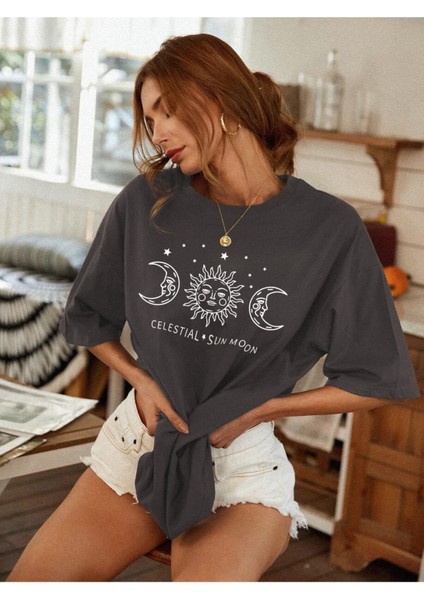 Füme Kadın Celestial Sun Moon Baskılı Oversize Tshirt