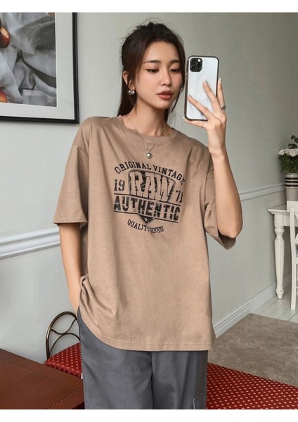 Kadın Açık Kahve Original Vintage Raw Baskılı Oversize Bisiklet Yaka Tshirt modelleri