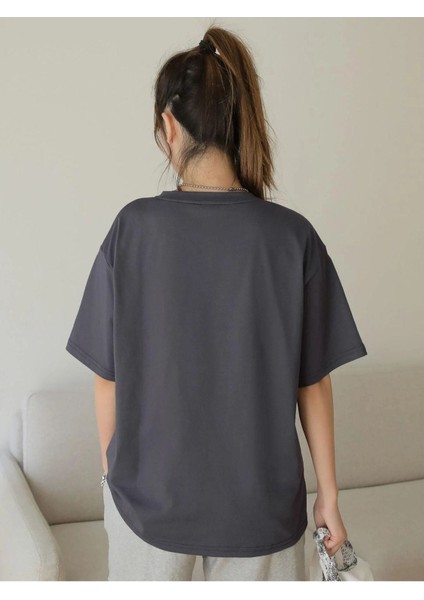 Blacksokak Kadın Antrasit Polite Romantic Baskılı Oversize Bisiklet Yaka Tshirt fiyatları