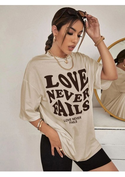 Blacksokak Kadın Bej Love Never Faıls Baskılı Oversize Bisiklet Yaka Tshirt