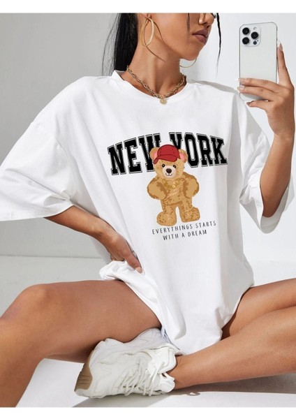 Blacksokak Kadın Beyaz New York Ayıcıklı Baskılı Oversize Bisiklet Yaka Tshirt