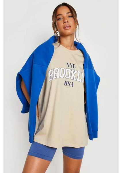 Blacksokak Kadın Bej Nyc Brooklyn Usa Baskılı Oversize Bisiklet Yaka T-Shirt