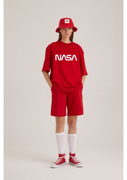 Kadın Kırmızı Nasa Baskılı Tshirt