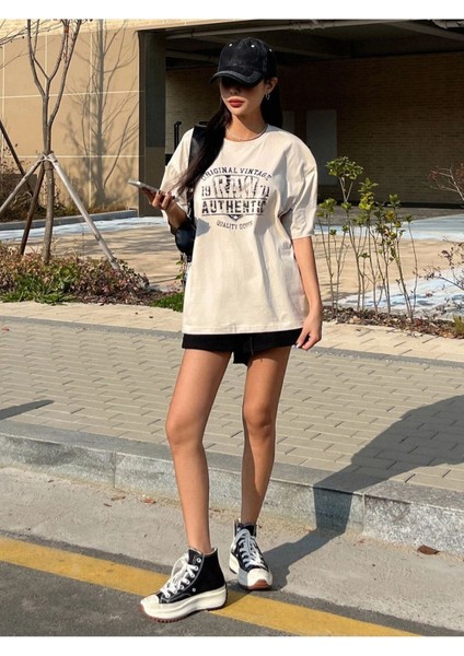 Kadın Ekru Original Vintage Raw Baskılı Oversize Bisiklet Yaka Tshirt modelleri