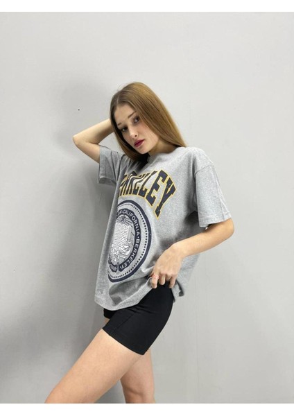 Blacksokak Kadın Gri Berkeley Baskılı Oversize Bisiklet Yaka Tshirt fiyatları