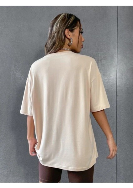 Kadın Kahverengi Baskılı 1898 Brooklyn New York Bej Oversize Bisiklet Yaka T-Shirt fiyatları