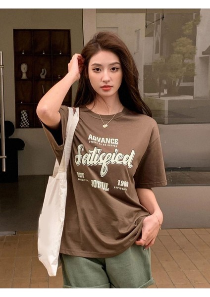 Kadın Kahverengi Satisfied Baskılı Oversize Bisiklet Yaka Tshirt fiyatları