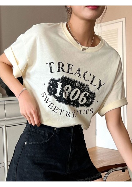 Blacksokak Kadın Krem Treacly 1806 Baskılı Oversize Bisiklet Yaka Tshirt
