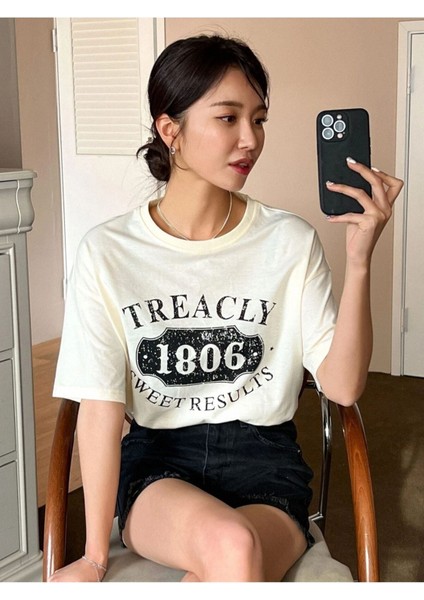 Blacksokak Kadın Krem Treacly 1806 Baskılı Oversize Bisiklet Yaka Tshirt fiyatları