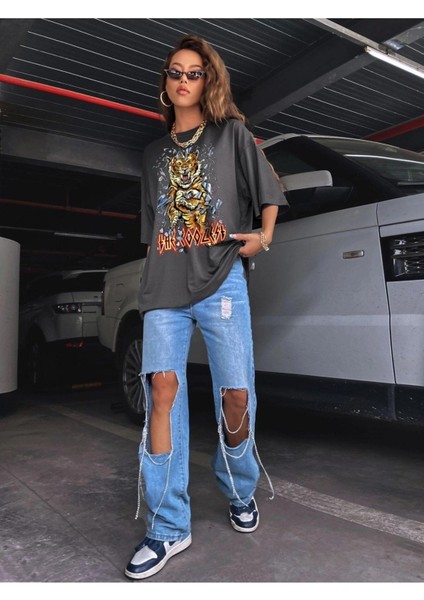 Blacksokak Kadın Koyu Gri Kaplan Baskılı Oversize Bisiklet Yaka T-Shirt modelleri