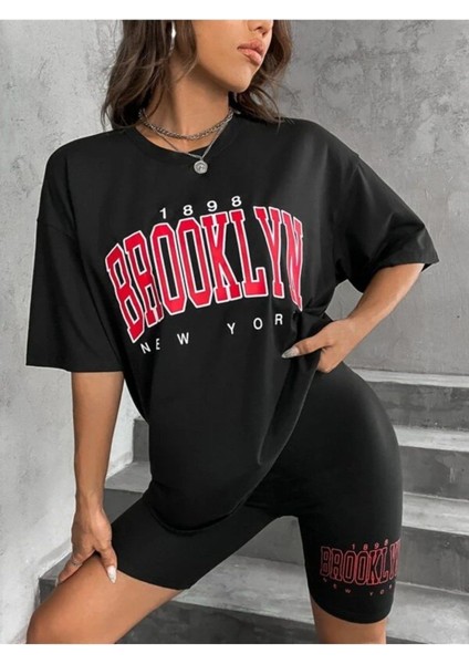 Kadın Kırmızılı Baskılı 1898 Brooklyn New York Siyah Oversize Bisiklet Yaka T-Shirt