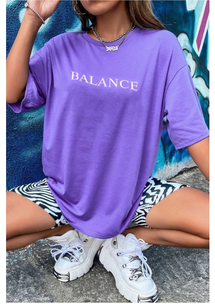 Kadın Mor Balance Baskılı Oversize Tshirt