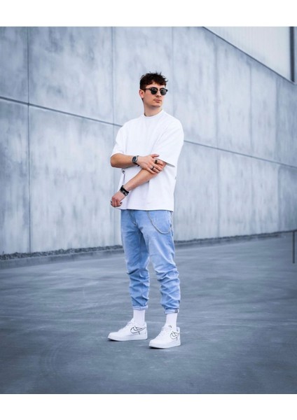 Beyaz Kenarlar Japonca Yazı Baskılı Oversize Tshirt