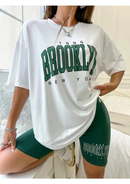 Kadın Yeşil Baskılı 1898 Brooklyn New York Beyaz Oversize Bisiklet Yaka T-Shirt