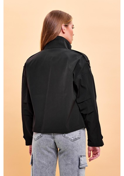 Kadın Yula Siyah Gabardin Kısa Ceket