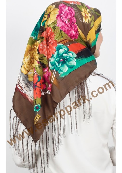 111-0015-10 Piramit Püsküllü Eşarp fiyatları