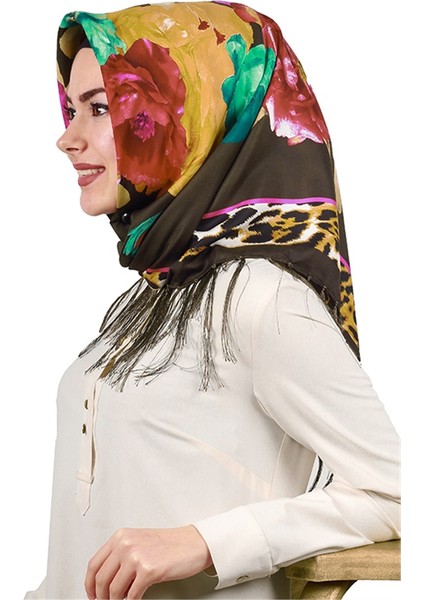 111-0017-05 Piramit Püsküllü Eşarp modelleri