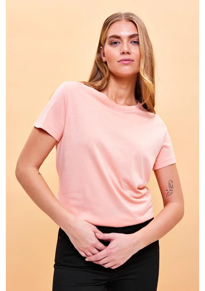 Kadın Boyfriend Toz Pembe Bisiklet Yaka Regular Fit Modal T-Shirt (Lyocell)