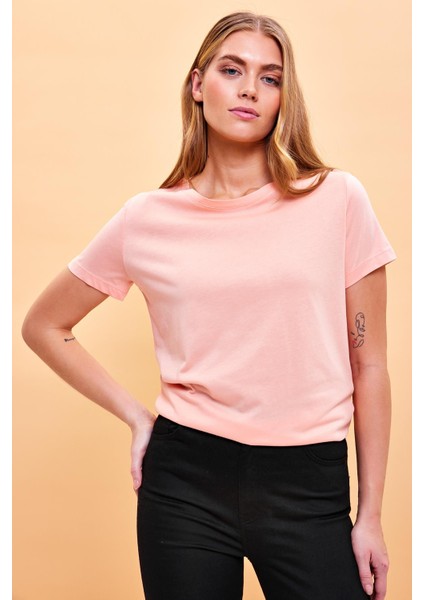 Kadın Boyfriend Toz Pembe Bisiklet Yaka Regular Fit Modal T-Shirt (Lyocell)